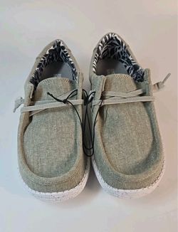 NEW Eddie Bauer Surrey slip on size 8M