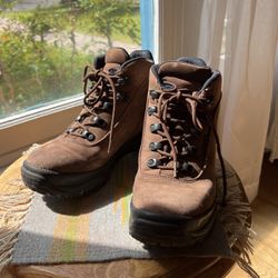 Women’s Hiking Boots