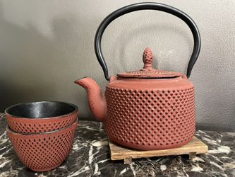 Vintage Japanese Tetsubin Cast Iron Teapot And Cups