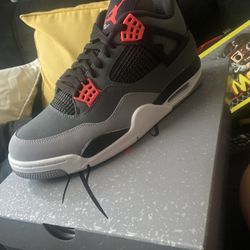 Infrared Jordan Retro 4