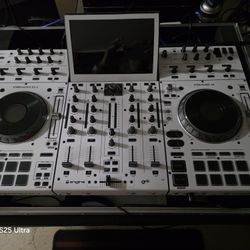 DENON PRIME 4
