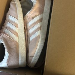 Adidas 9.5