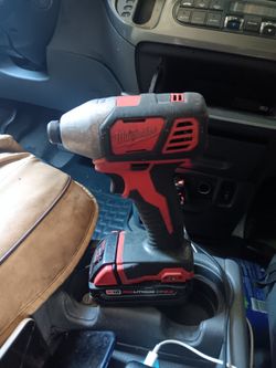 Taladro de impacto milwaukee