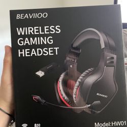 BEAVIIOO Wireless Gaming Headset with Microphone for PC PS4 PS5 Playstation 4 5, 2.4G Wireless Bluetooth USB Gamer Headphones with Mic for Laptop Comp