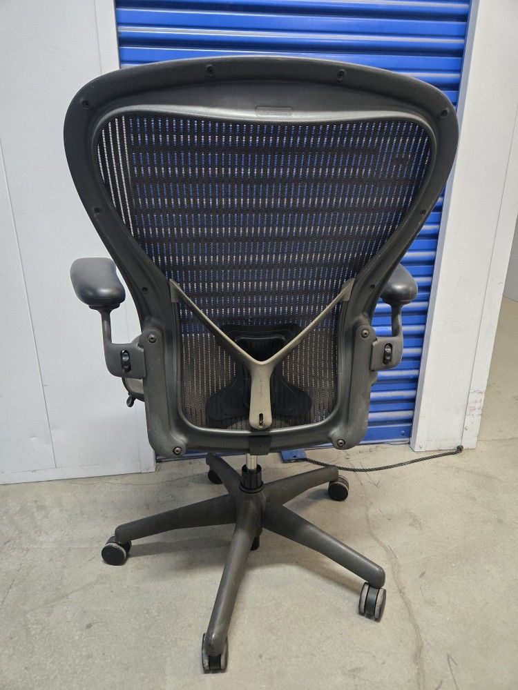 Herman Miller Size C FULLY ERGONOMIC