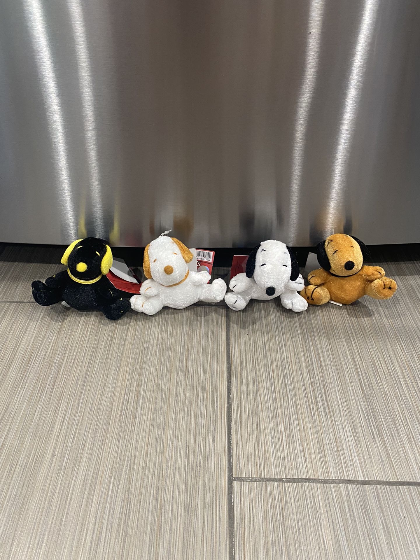 4 Peanuts Snoopy stuffed animal Plush Keychain