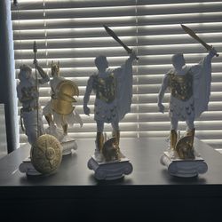 cryptozoic DC STATUES/ LIMITED EDITION GOLD VERSION