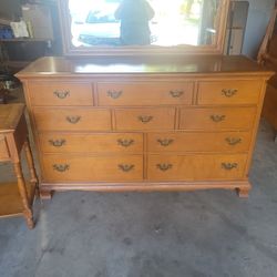 Vintage Bed Set With Dresser And Small Nightstand