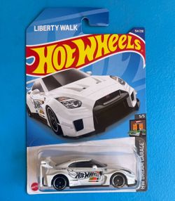 Hot Wheels LB Silhouette Works Nissan 35GTR GT Liberty Walk  5/5