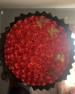 100 count Red ribbon Rose Bouquet with Gold Butterflies