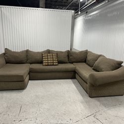 Comfy, Gray Sectional Couch