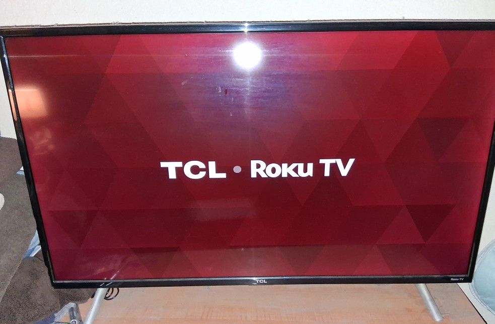 TCL Roku TV With Remote 36 Inches Hardly Used
