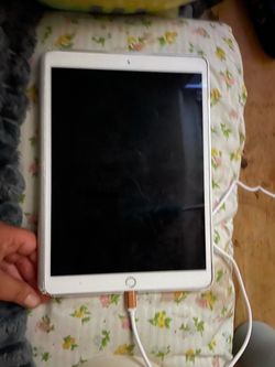 iPad Pro 10.5” 64GB — $165 OBO
