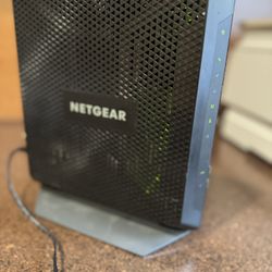 Netgear AC1900 WiFi Cable Modem Router (C7000) – Modem + Router Combo