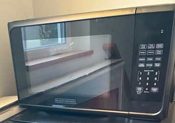 BLACK+DECKER Microwave Black