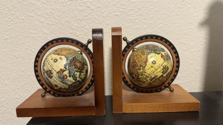 vintage old world book ends