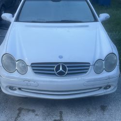 2005 Mercedes Benz CLK-320