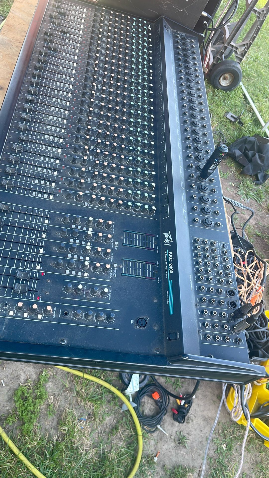 Peavey Mixer 24channels SRC2400