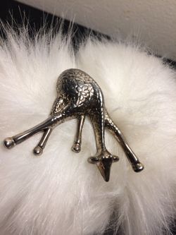 Giraffe brooch