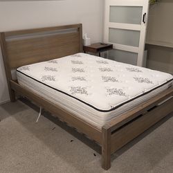 Study wooded full bed frame with or without mattress
