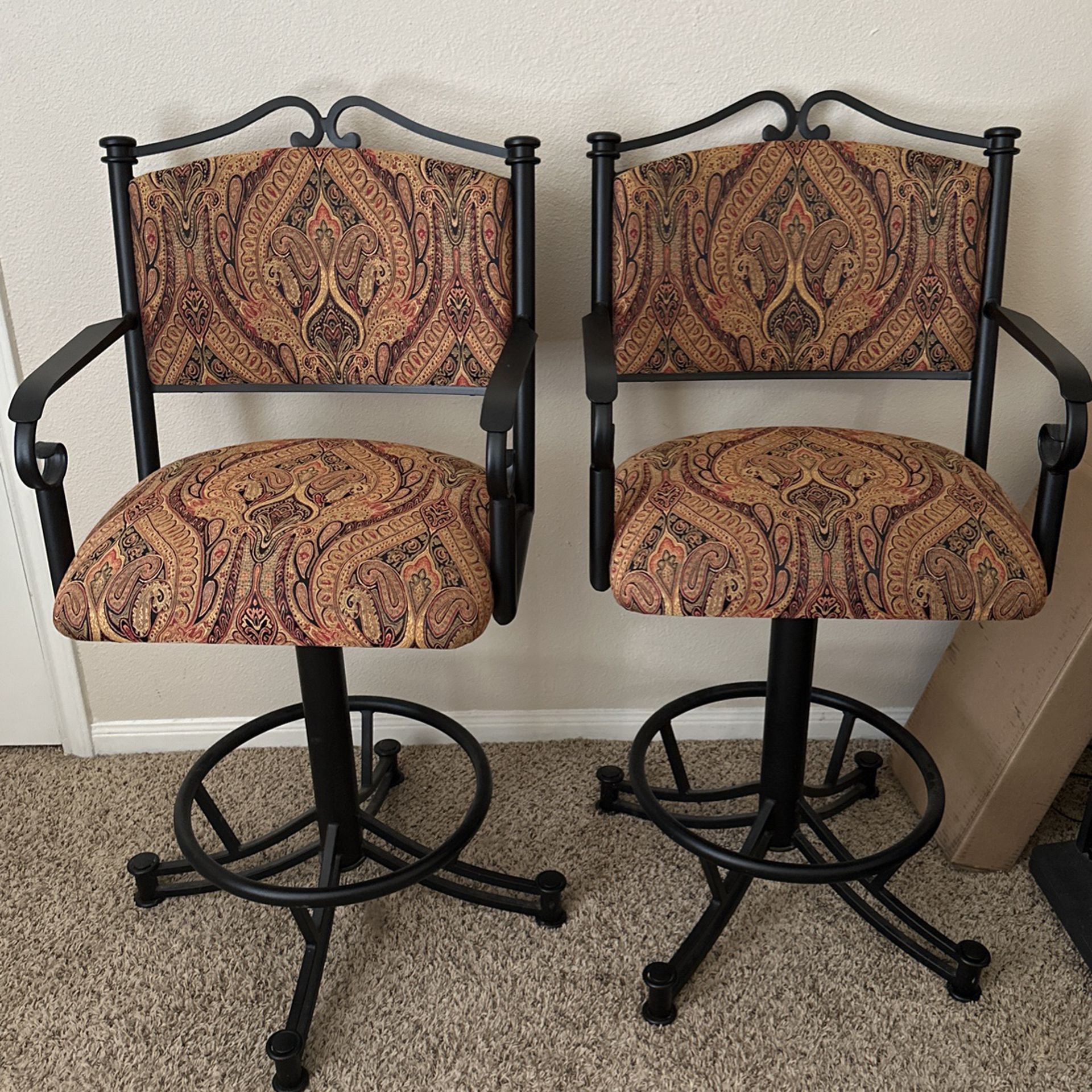 Chairs (set of 2)