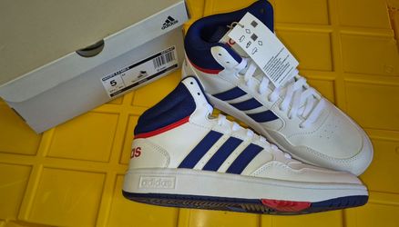 New boys adidas shoes size 5
