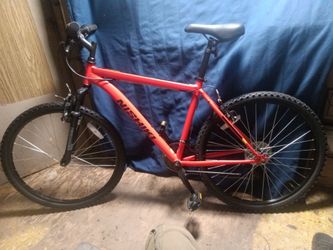 Nishiki 26' mens mountain bike