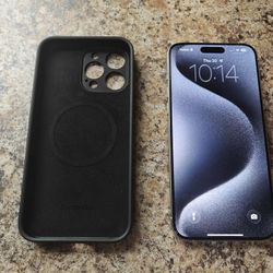 iPhone 15 Pro Max 256GB - Unlocked