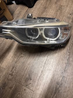 2016 BMW 328i Driver headlight