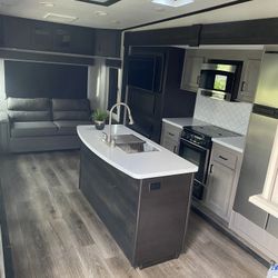 2021 Highlander Mesa Ridge  RV