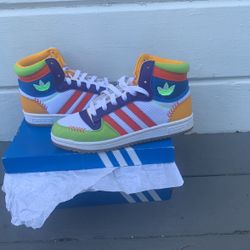GIFT: Kids High Top Adidas - Size 6 In Box 