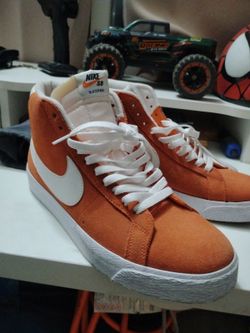 Nike mid top