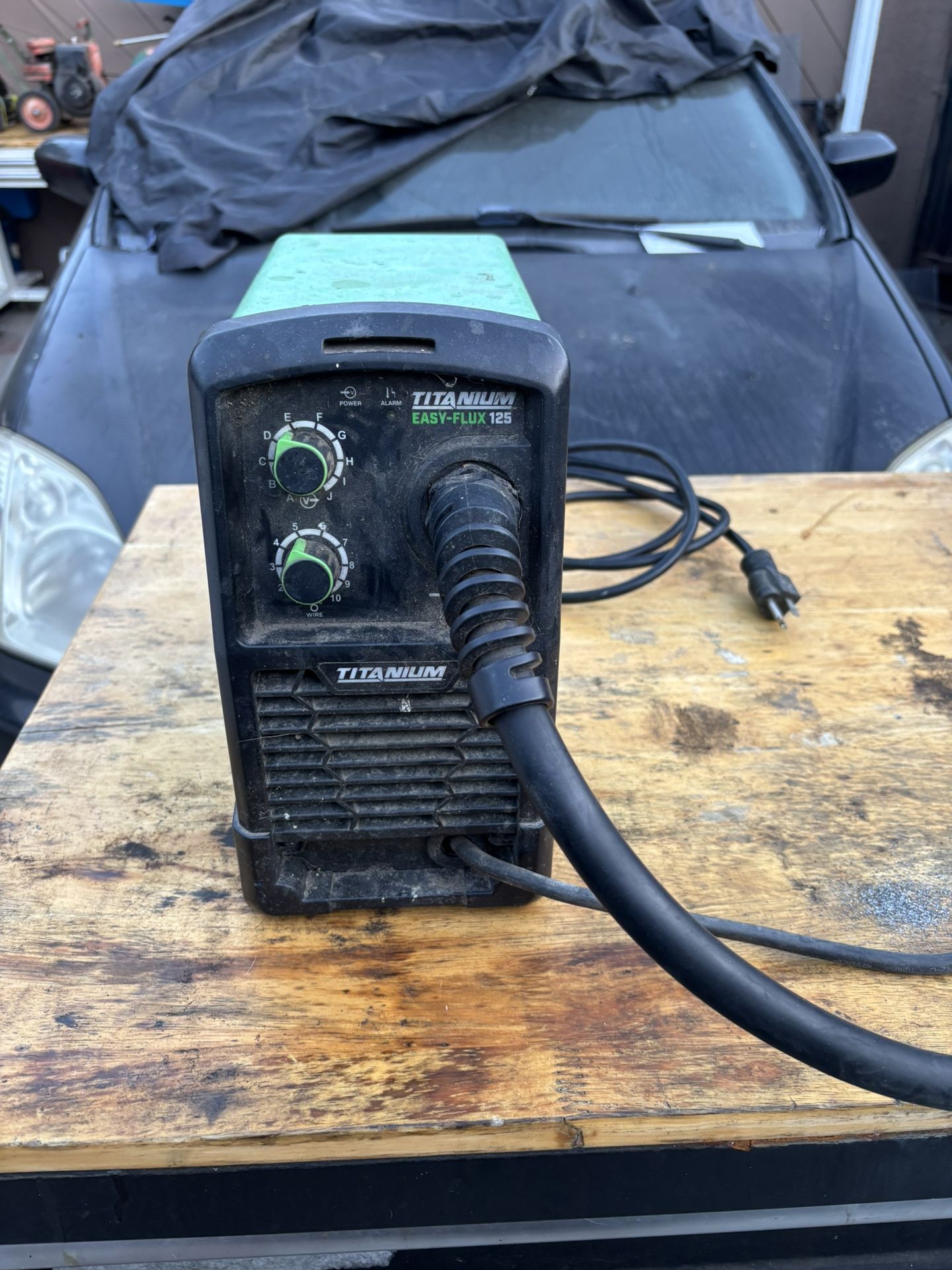 TITANIUM Easy Flux 125 Amp Welder