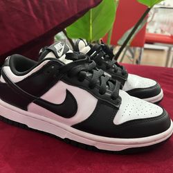 Nike dunk low panda women’s size 7.5