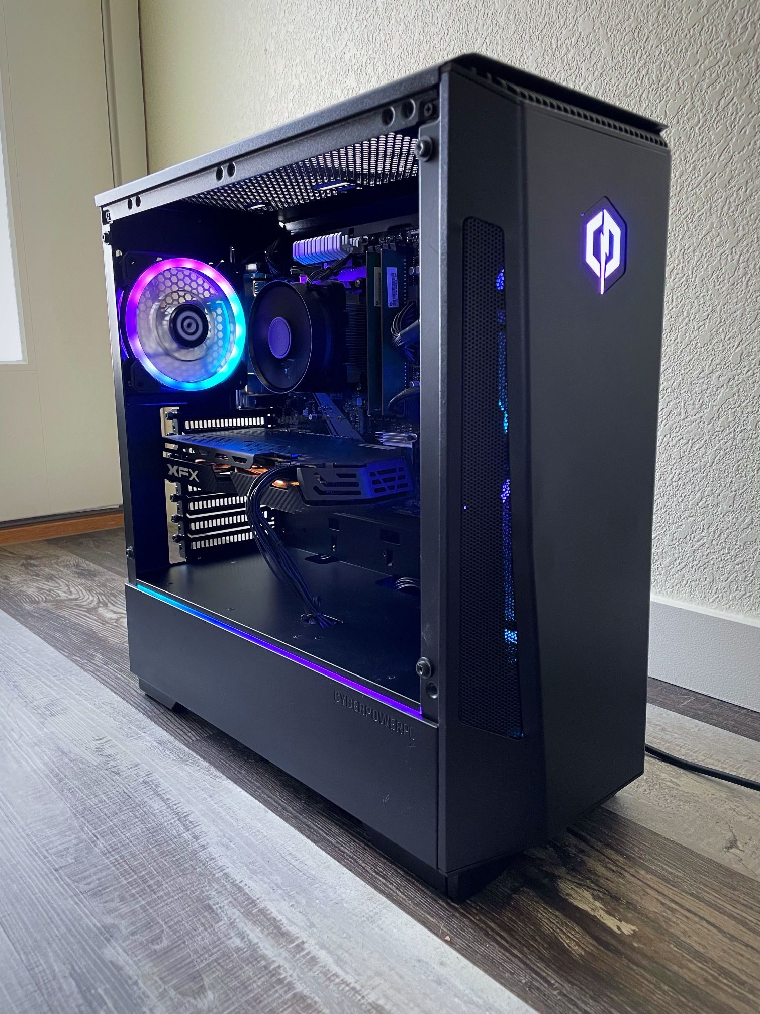 CyberPower Gaming PC | Ryzen 5 | 16GB Ram | RX 580 4GB | SSD + HDD