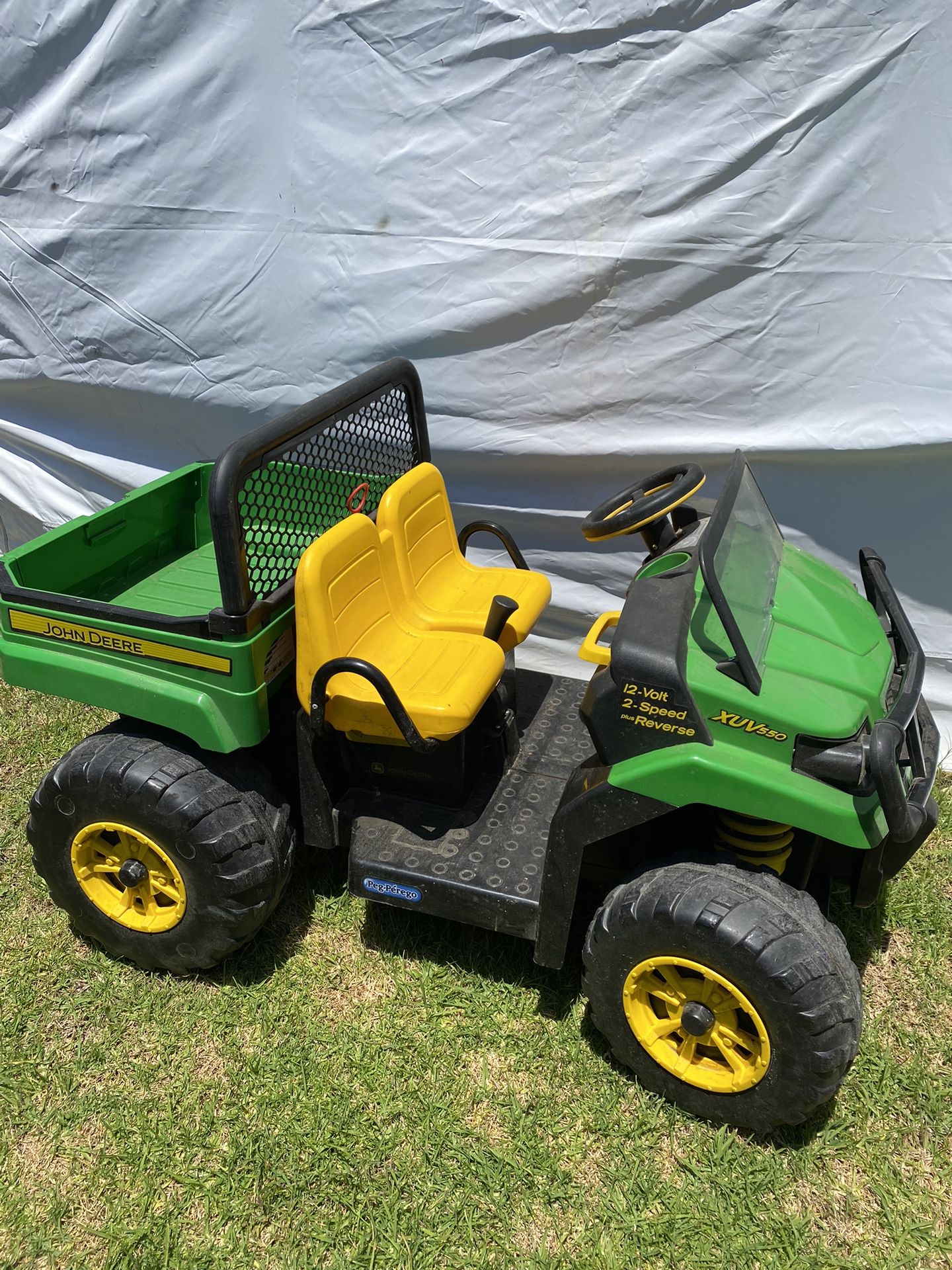Peg Perego John Deere Gator XUV 550