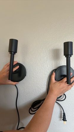 2 of wall light lamp accents with on of cable