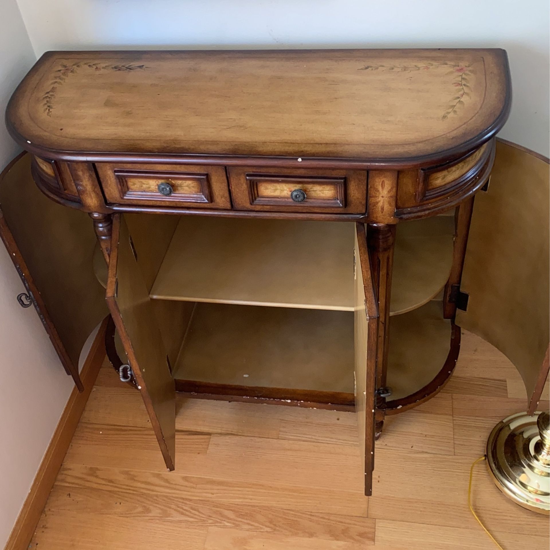Beautiful Ethan Allen Decor Cabinet 