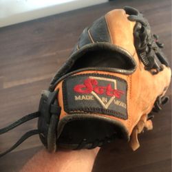 Baseball Glove Soto 