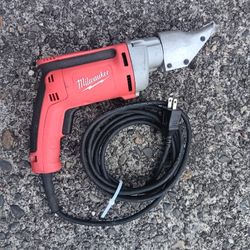 Milwaukee 6852-20 18gauge Corded Shear. Vgood Condition. For Pick Up Fremont Seattle. No Low Ball Offers Please. No Trades. Yes I Have It