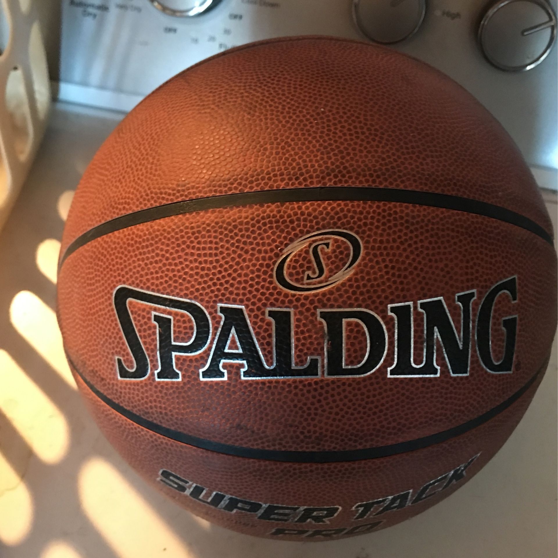 Spalding Super Tack Pro
