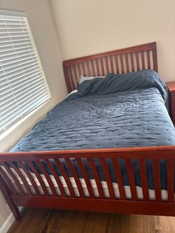 MOVING! SOLID WOOD QUEEN BEDFRAME WITH 2 NIGHTSTANDS