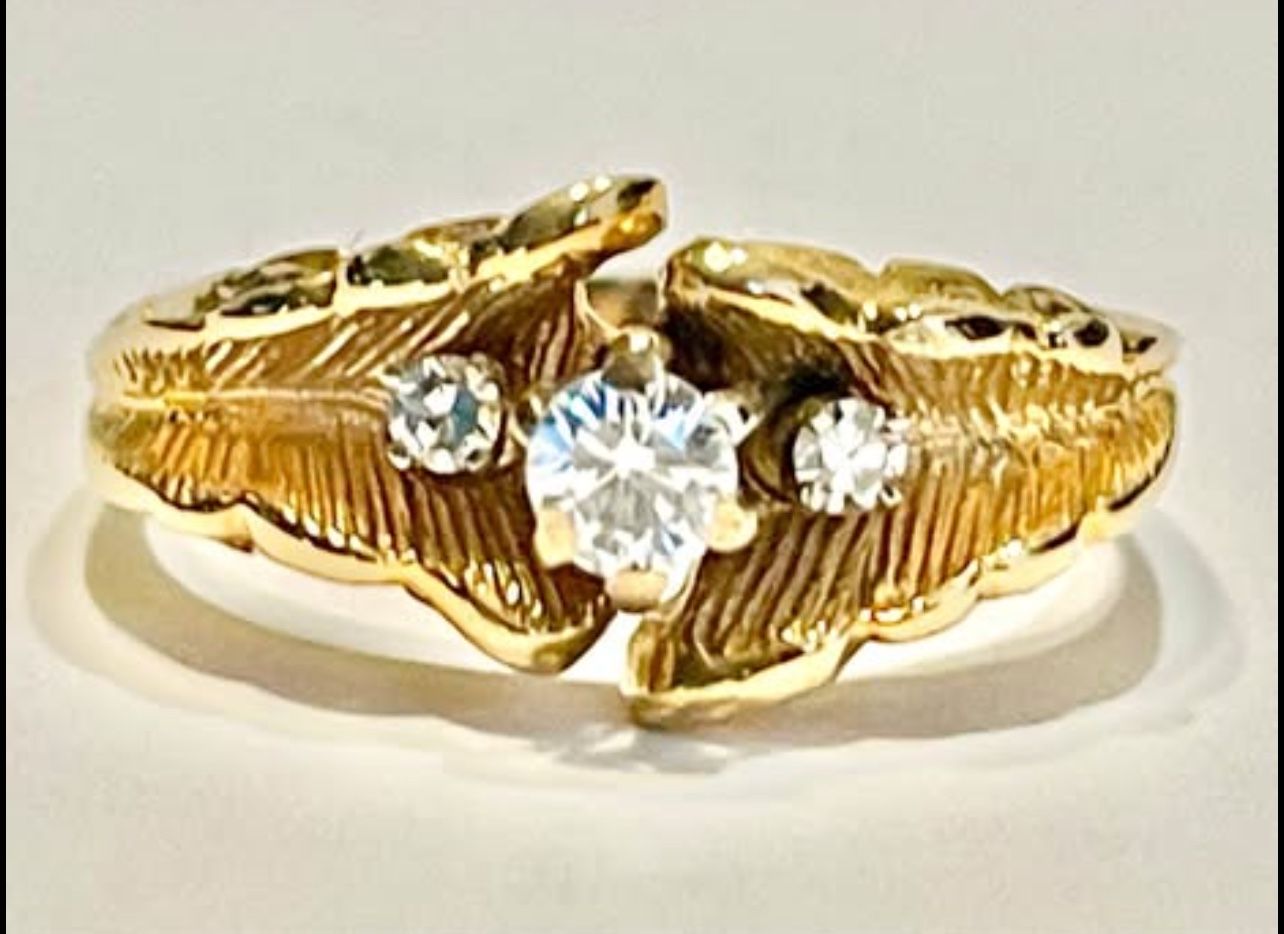 Hawaiian Feather/leaf Style woman’s 14k yellow gold wedding/engagement diamond ring size-7.75