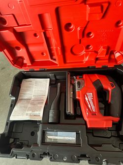 Milwaukee m18 jig saw no charger