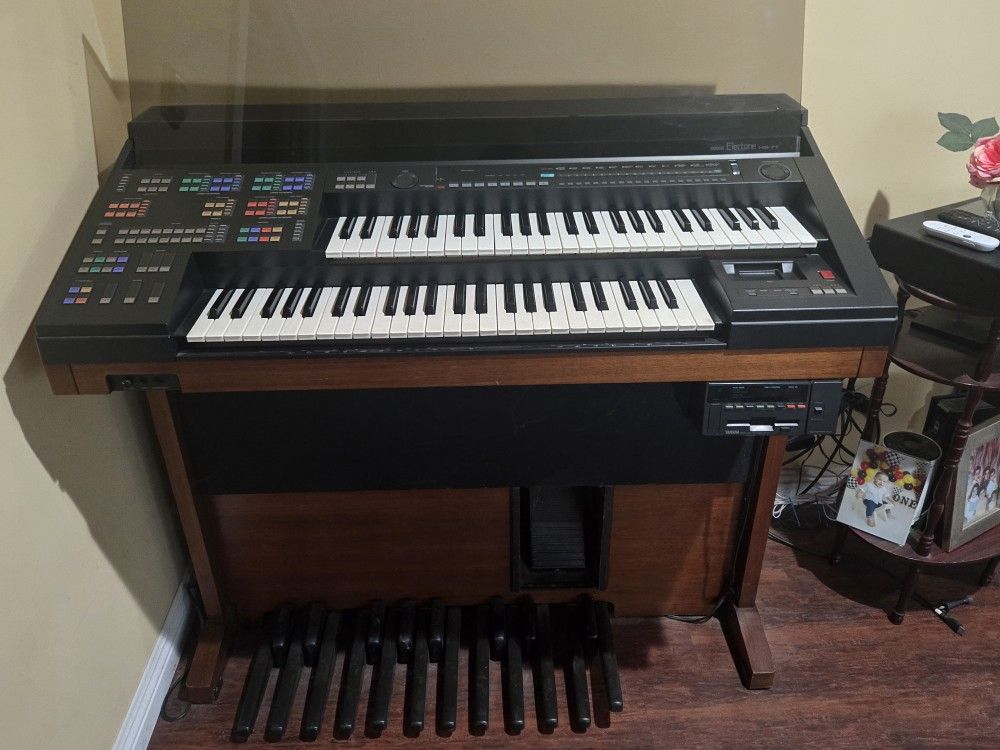 Yamaha Electone HS-7T for Sale in Santa Ana, CA - OfferUp