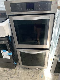 Whirlpool 24” double oven in stainless steel new open box
