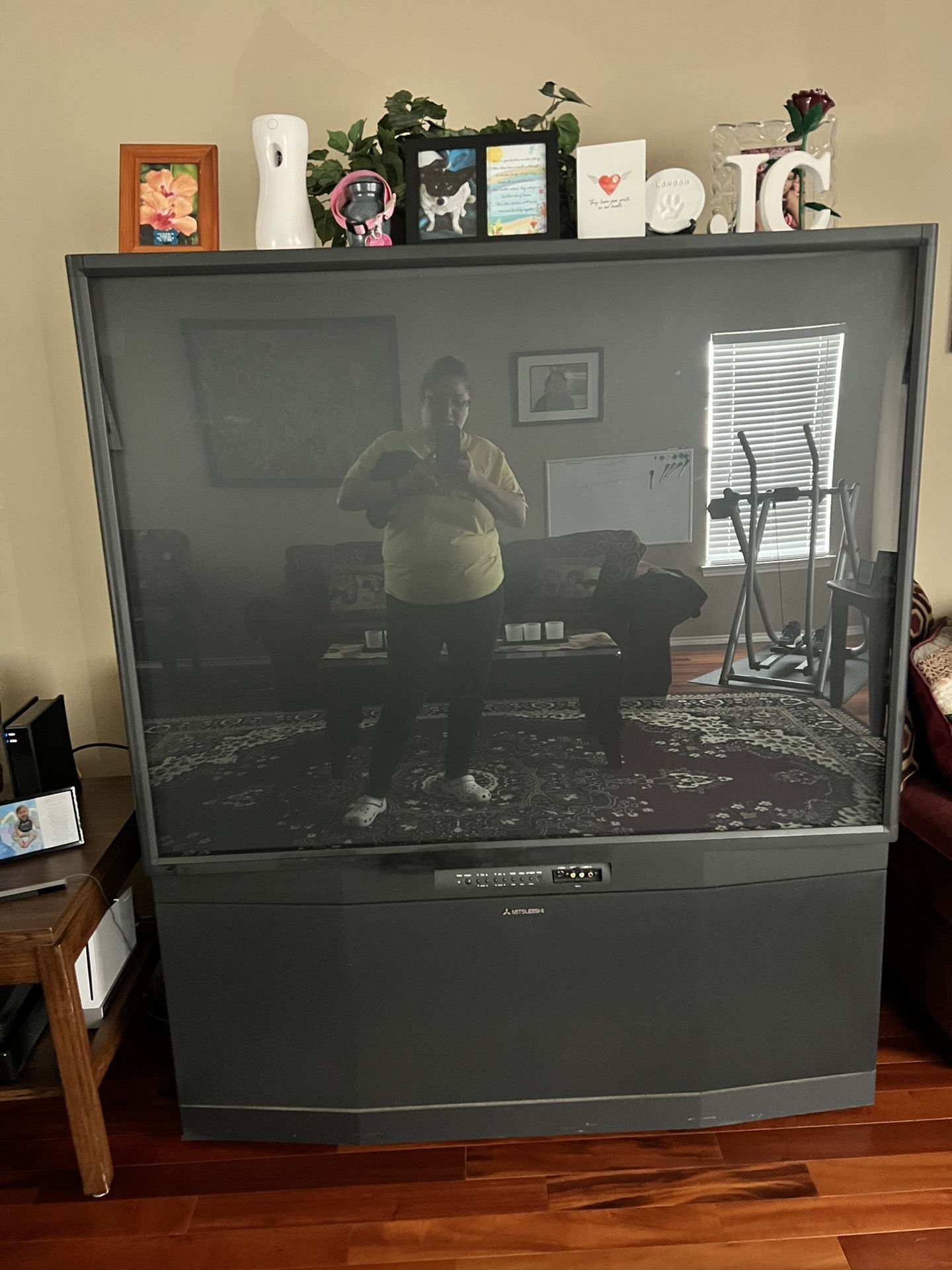 Big Box Screen TV 2001