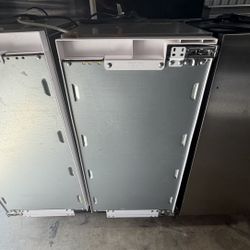 🔥 Sub-Zero 15” Built-In Ice Maker – Luxury Panel Ready! 🔥 💲 Price Today: $1499 (USED – Fully Tested & Working Perfect!)  Upgrade your kitchen or ho