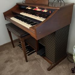 Lowrey Festival Organ
