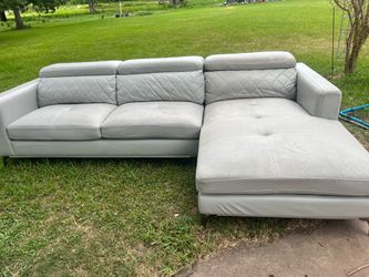 Modern Gray Sectional Sofa with Chaise – Adjustable Headrests